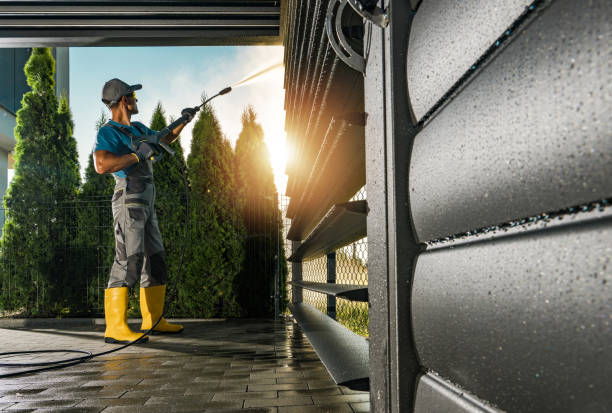 Best Pool Deck Cleaning  in North Pearsall, TX